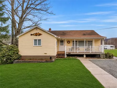 38 Oak St, Deposit, NY 13754