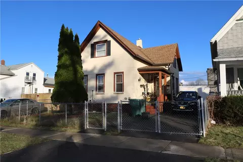 78 Hollister St, Rochester, NY 14605