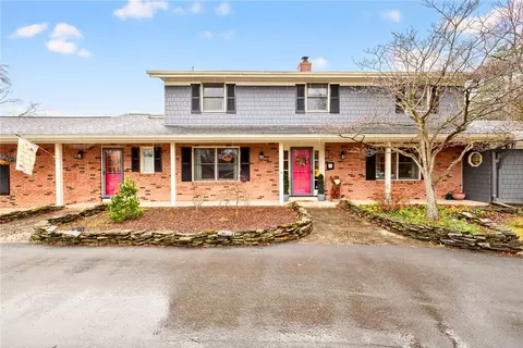 7 Framingham Ln, Pittsford, NY 14534