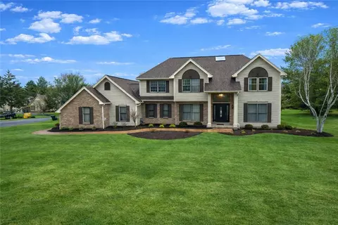 3 Fairway Xing, Pittsford, NY 14534