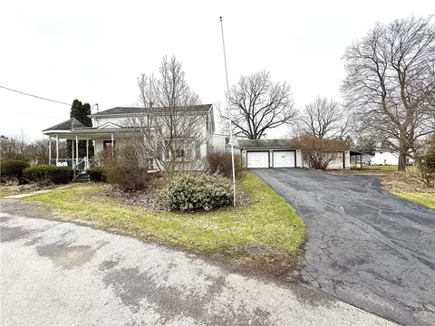9 W Illick St, Waterloo, NY 13165