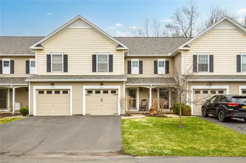 6275 Teasel St, Farmington, NY 14425