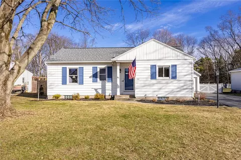488 Covewood Blvd, Webster, NY 14580