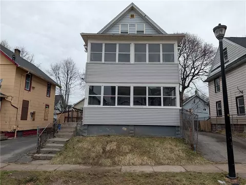 82 Fairbanks St, Rochester, NY 14621