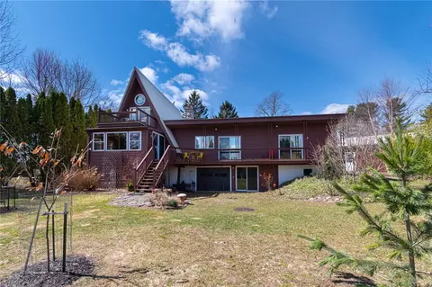 7094 Overlook Dr, Sodus Point, NY 14555