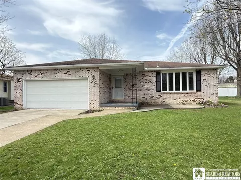 104 Bradwood Rd, West Seneca, NY 14224