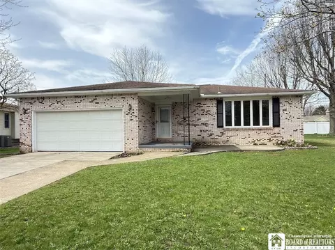 104 Bradwood Rd, West Seneca, NY 14224