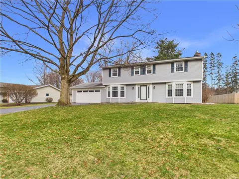 39 Wind Mill Rd, Pittsford, NY 14534