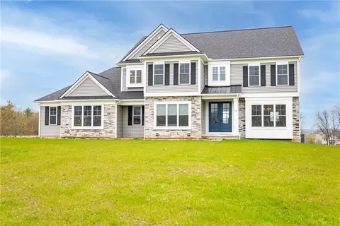 76 Coventry Rdg, Pittsford, NY 14534