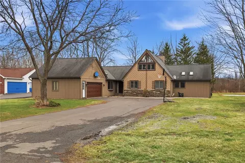 1404 Manitou Rd, Hilton, NY 14468