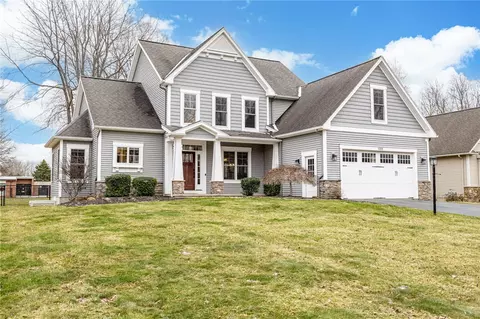688 Cottage Brook Ln, Webster, NY 14580