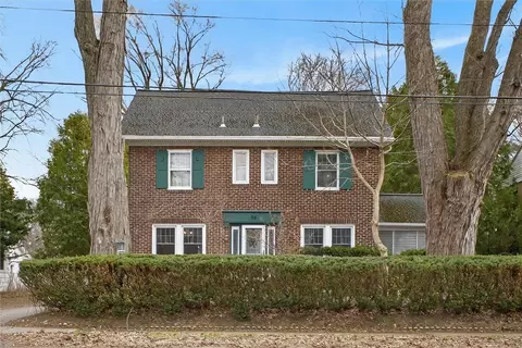 96 Thomas Ave, Irondequoit, NY 14617
