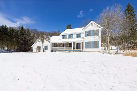 20 Sylvan Gln, Perinton, NY 14450