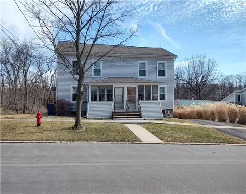 13 Center St #11, Seneca Falls, NY 13148