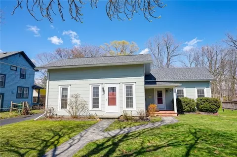 50 Temple St, Avon, NY 14414