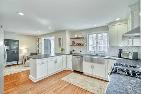 Kitchen - 41 Old North Hl, Irondequoit, NY 14617 photo 6 of 7