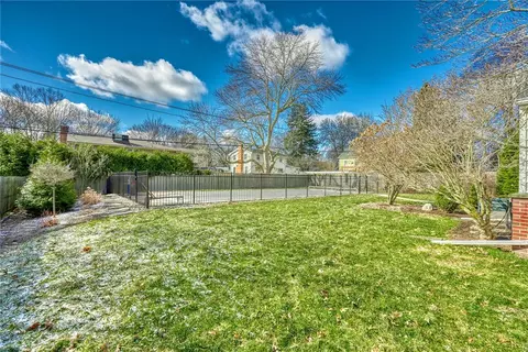 Exterior - 41 Old North Hl, Irondequoit, NY 14617 photo 4 of 10