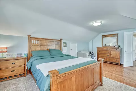 Bedroom - 41 Old North Hl, Irondequoit, NY 14617 photo 6 of 10