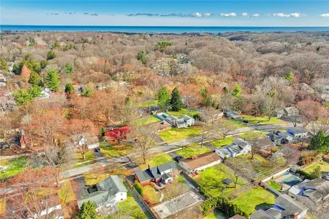 View/Area - 41 Old North Hl, Irondequoit, NY 14617 photo 4 of 5