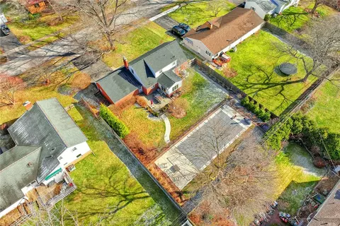 View/Area - 41 Old North Hl, Irondequoit, NY 14617 photo 3 of 5