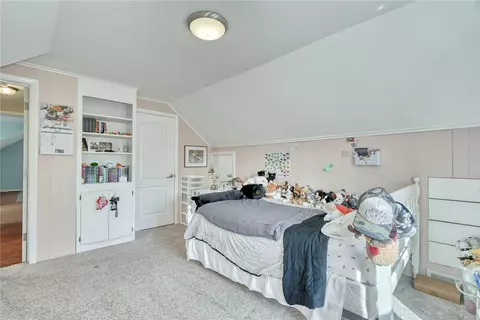 Bedroom - 41 Old North Hl, Irondequoit, NY 14617 photo 10 of 10