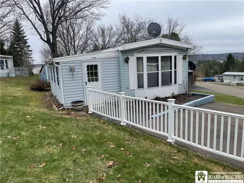 142 Greenhurst Vlg, Ellery, NY 14701