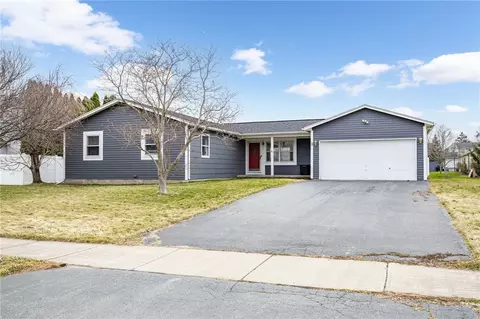 3 Tyler Trl, Parma, NY 14468