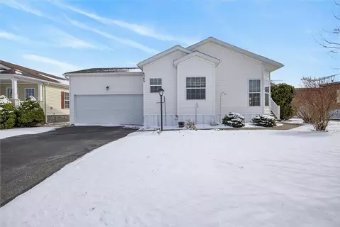 6289 Lambert St, Victor, NY 14564