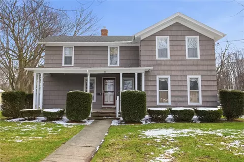 51 South St, Le Roy, NY 14482