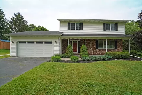 7 Hancock Dr, Veteran, NY 14845