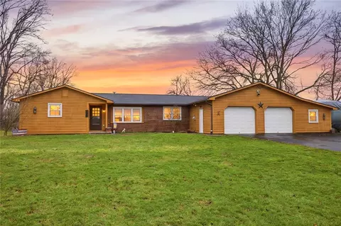 8549 North Rd, Le Roy, NY 14482
