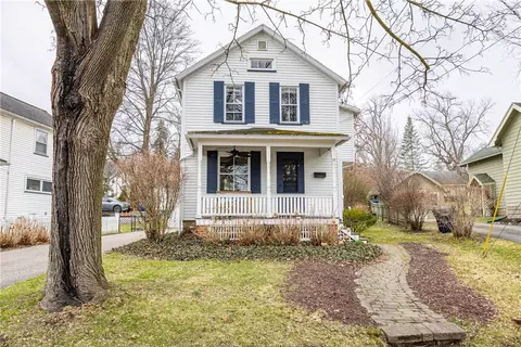 27 South St, Pittsford, NY 14534
