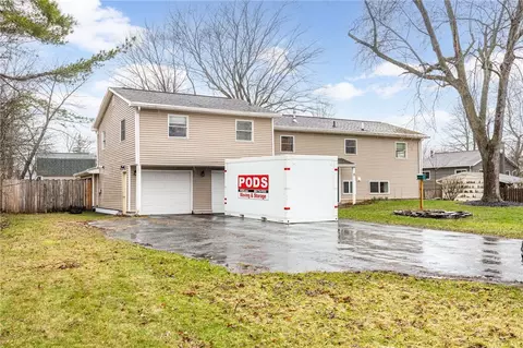 17 Amsden Dr, Rochester, NY 14623