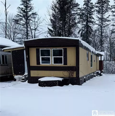 4 Muto St, Busti, NY 14750