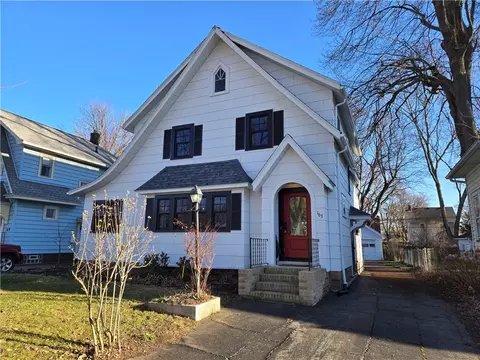163 Rawlinson Rd, Irondequoit, NY 14617