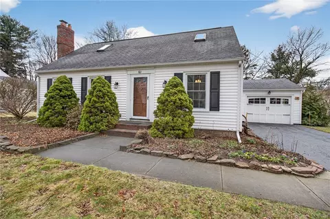 60 Hilltop Rd, Greece, NY 14616