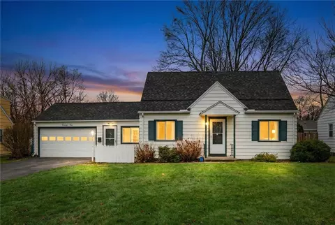 22 Mac Arthur Rd, Greece, NY 14615