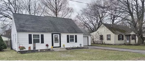 61 Auburn Ave, Gates, NY 14606