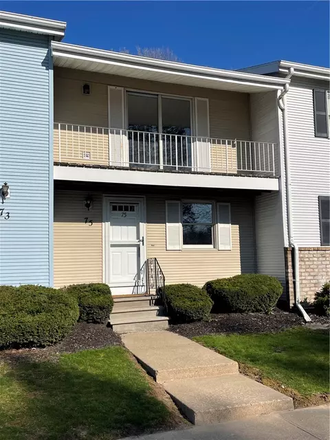 75 Southfield Dr, Webster, NY 14580