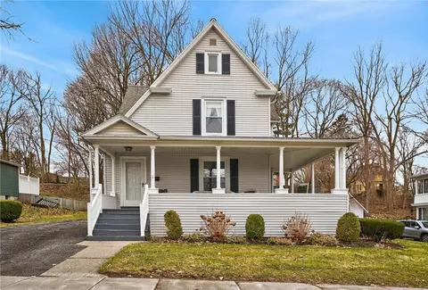 18 Pleasant St, Clifton Springs, NY 14432
