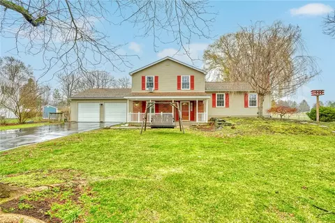 201 Bittersweet Dr, Farmington, NY 14425