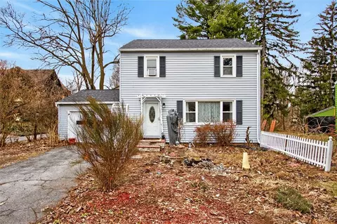 555 Elmgrove Rd, Gates, NY 14606