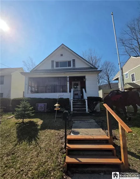 54 Lexington Ave, Salamanca, NY 14779