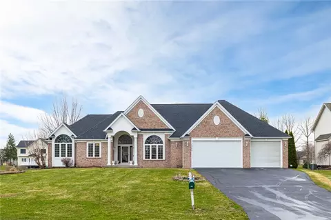 1266 Thistleberry Ln, Webster, NY 14580