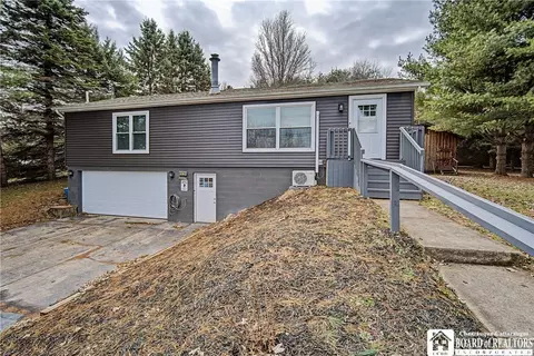 140 Lakeview Ave, Mayville, NY 14757