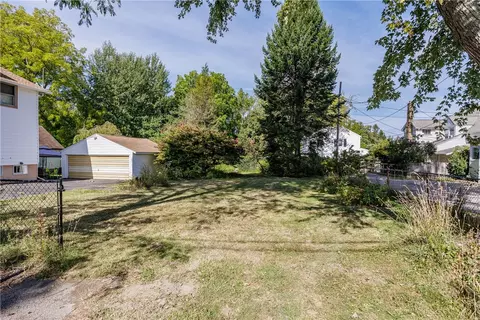 21 Clematis St, Rochester, NY 14612