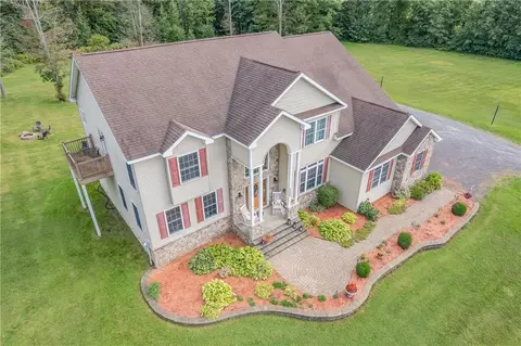 6426 Lake Bluff Rd, Huron, NY 14516