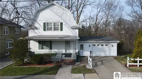 42 Babcock Ave, Hanover, NY 14136