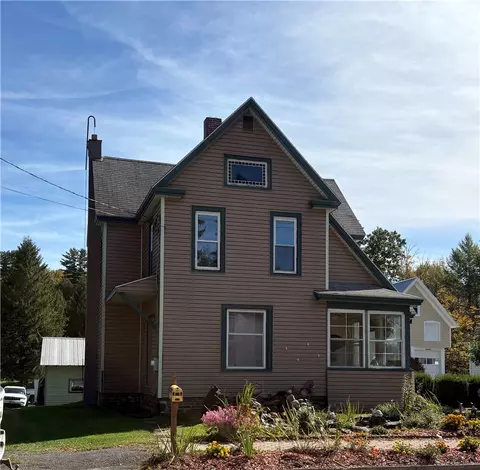 53 South St, Edmeston, NY 13335