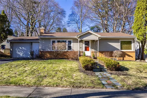 88 Longcroft Rd, Irondequoit, NY 14609